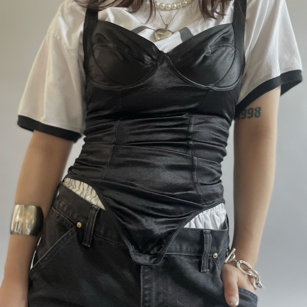⏳️Live show✨️Sip&shop together🍹☕️👯‍♀️ ♻️🛒Vintage&mod&unlisted